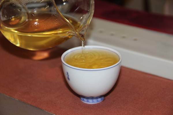 你那么爱喝普洱茶，到底图什么？