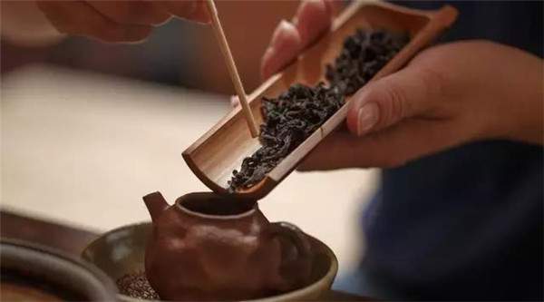 如何选择适合自己的茶？喝什么茶能达到健康养生效果？